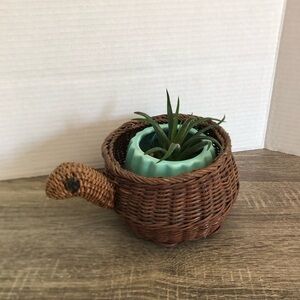 Vtg Brown Woven Turtle Planter
